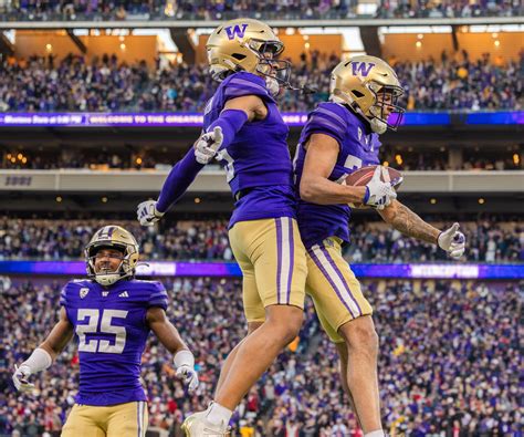 Monday S Championship A Full Circle Moment For Husky Fans Who Attended