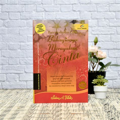 Buku Karya Ustadz Salim A Fillah Bahagianya Merayakan Cinta