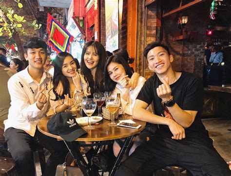 Các hot girl streamer thân thiết với cầu thủ đội tuyển Việt Nam