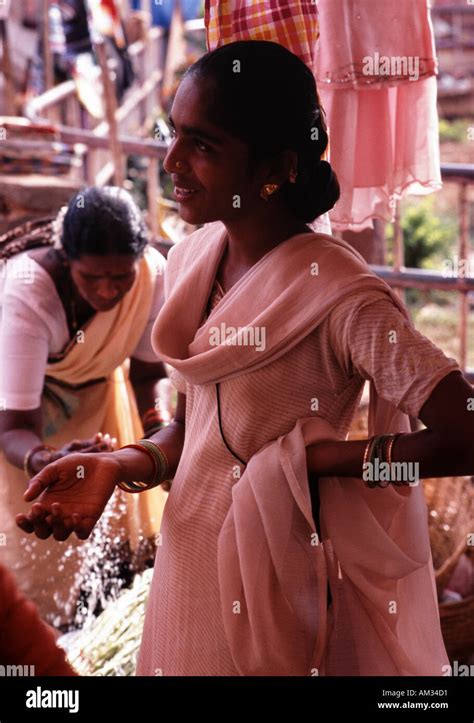 Woman In Market Mapusa Goa Hi Res Stock Photography And Images Alamy