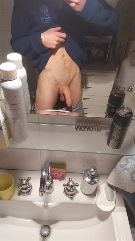 Pre Shower Selfie Nudes Foreskin Nude Pics Org