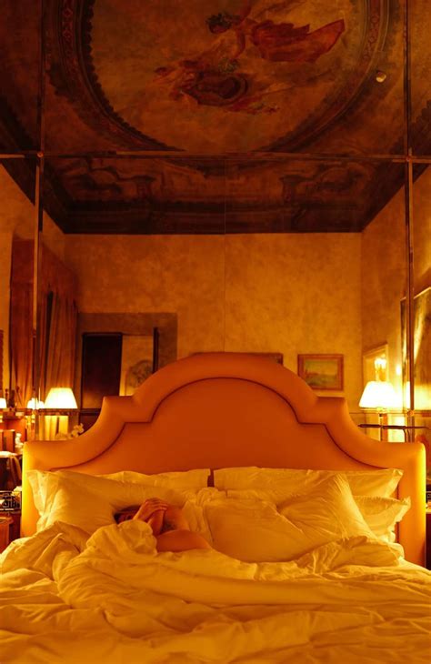 Ellie Goulding S BF Beau Minniear Shares Racy Photo Of Her Nude In Bed