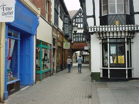 F Hinds Building And Pedestrian Area © Rob Newman Geograph