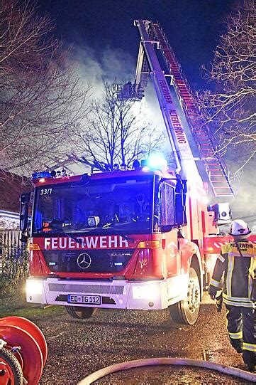 Großbrand neben der Therme Erding Feuer zerstört Scheune des Gersthofs