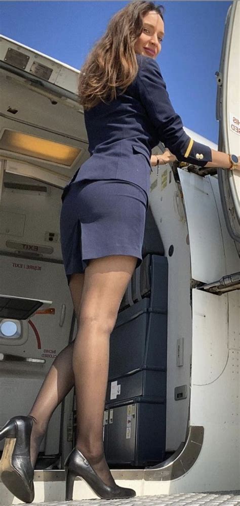 Pin On Hot Esses De L Air Flight Attendant Fashion Flight Attendant