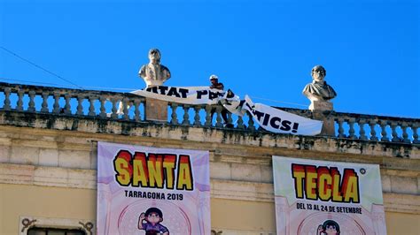 L Ajuntament De Tarragona Retira La Pancarta Dels Presos Pol Tics De