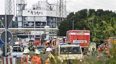 Videos registran la fuerte explosión en zona química de Alemania 12