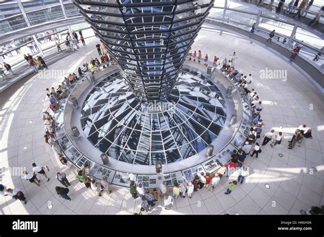 Reichstag kuppel berlin innen -Fotos und -Bildmaterial in hoher ...