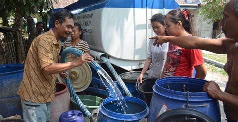 Keren Atasi Kekeringan Perumdam TKR Sudah Salurkan Bantuan 3 Juta