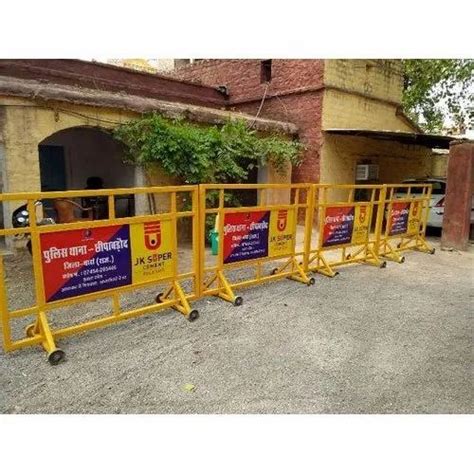 Mild Steel Traffic Police Barricade, Size: 6*4 Feet at Rs 9000 in Jaipur