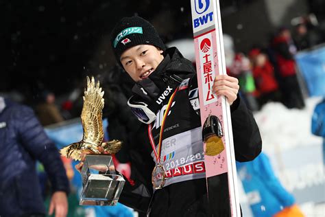 Vierschanzentournee Ryoyu Kobayashi Fliegt Nach Aufholjagd Zum Grand