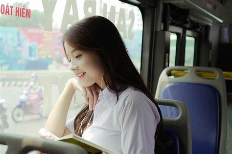 Vẻ đẹp búp bê của hot girl ảnh thẻ Hương Lê Báo Dân trí