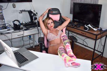 Salina Ford Gets Horny At Work And Gets Nothing Done All Day Photos