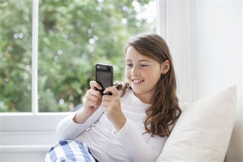 8 Best Cell Phones for Kids of 2023 | Cell phone etiquette, Phone ...