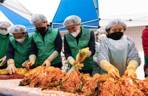 부산진구 새마을부녀회 ‘행복 두 배 사랑의 김장김치 나누기 행사 개최 부산의 대표 정론지 국제신문