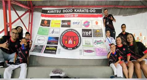 Equipe de karatê de Cotia conquista medalhas no interior de SP Jornal