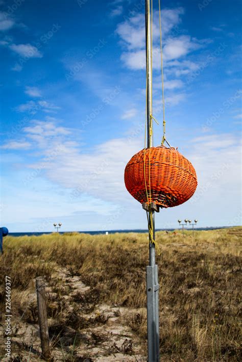 Oranger Korbball An Der Ostsee Stock Foto Adobe Stock