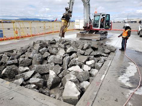 Oakland International Airport, CA, Southwest Airlines Parking Fuels
