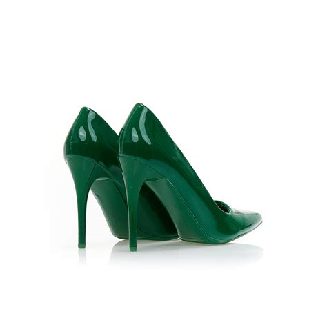 Pantofi cu tocuri Nude lustrin cu vârf ascuțit Tsoukalas Shoes
