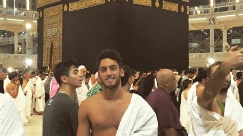 Kisah Hakan Calhanoglu Pemain Inter Milan Yang Takjub Dan Menangis