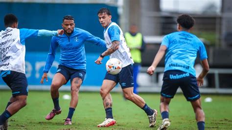 Grêmio Ajusta Preparação Com Retorno De Lateral E Convocação De Jovens