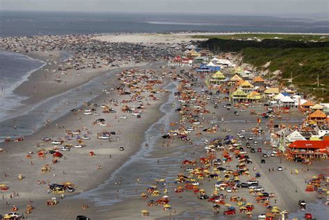 Praias de Salinas são alvo de ação de conscientização ambiental Minha