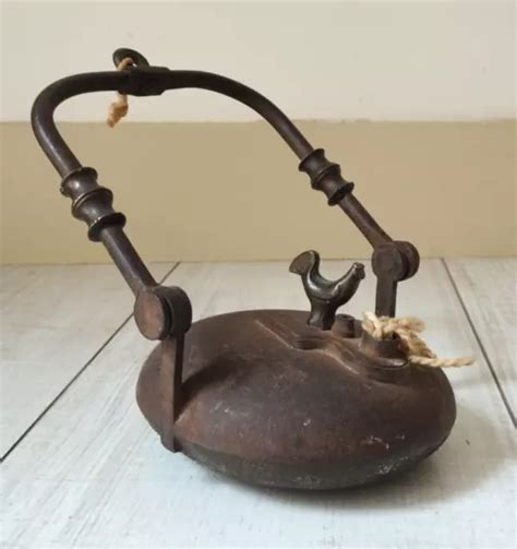 ANCIENNE LAMPE DE mineur à huile en fer 19ème Bagues et coq en