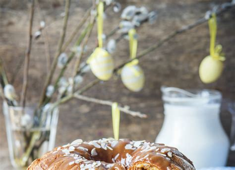 Babka drożdżowa z migdałowym nadzieniem przepis Mojegotowanie pl