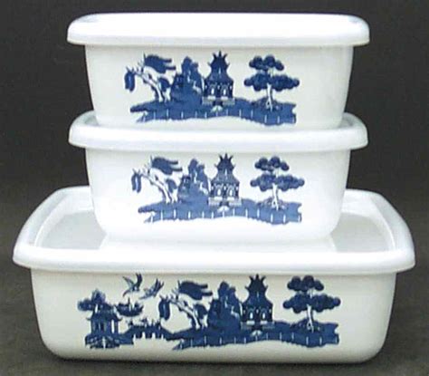 Willow Blue Made In England Earthenware Newer Metal Baker With