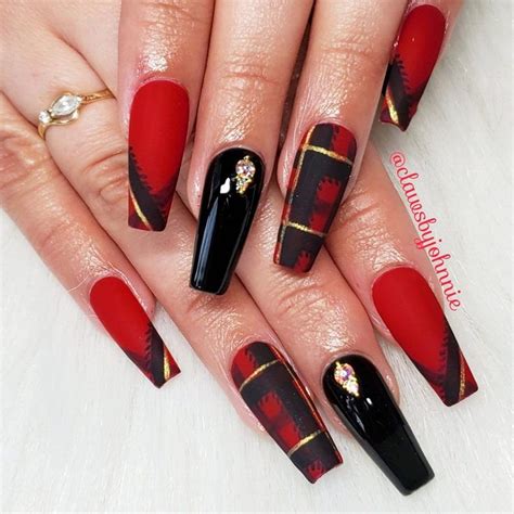 25 Glamorous Red Nails For Sophisticated Fingertips Red And Gold