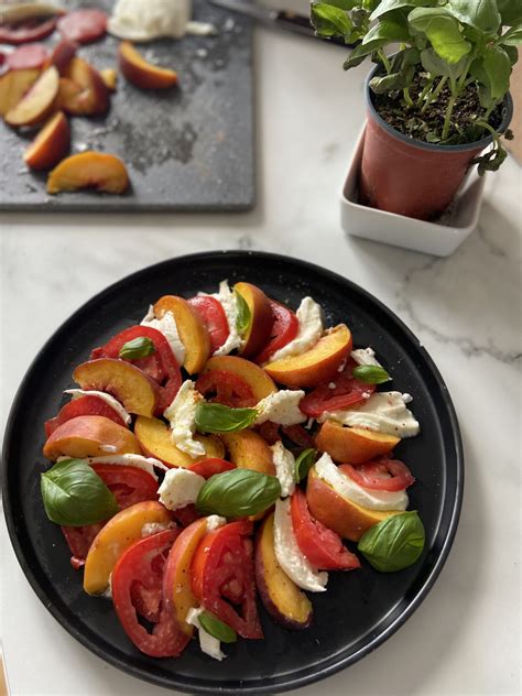 Salade Tomates Nectarines Burrata Ma Cuisine Enthousiaste