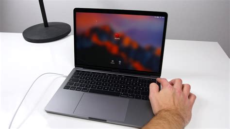 Apple Macbook Pro Mit Touch Bar Einrichten Erster Eindruck