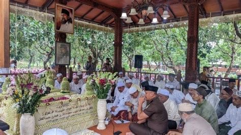 Haul Habib Ja Far Bin Hamid Alkaff Dipenuhi Para Peziarah Di Makam