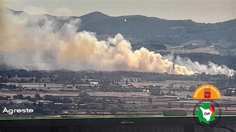 Incendio A Fauglia Domate Le Fiamme Salvate Le Abitazioni Bruciati