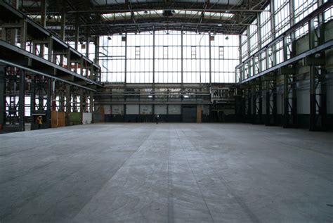 Bibliothek LocHal in Tilburg Fenster und Türen Kultur Bildung