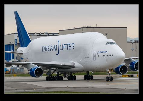 Random Dreamlifter Action | RobsBlogs