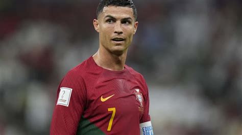 Cristiano Ronaldo Sa Vracia Do Realu Madrid Klub Jeho Ponuku Prijal