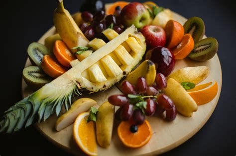 Купить Фруктовая тарелка с ананасом