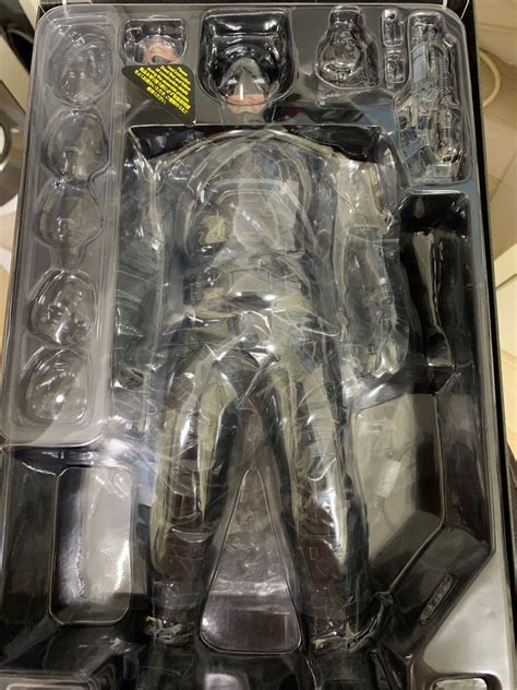 Hot Toys MMS Armored Batman Black Chrome Version 興趣及遊戲 玩具 遊戲類 Carousell