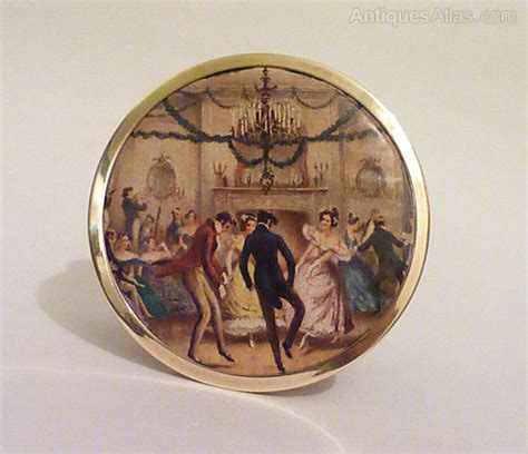 Antiques Atlas Vintage Christmas Powder Compact