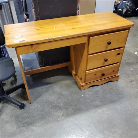 PINE DESK WITH 4 DRAWERS - Big Valley Auction