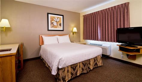 Siesta Suites Kelowna, British Columbia, CA - Reservations.com