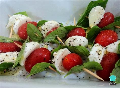 Espetinho Caprese Molho Pesto F Cil