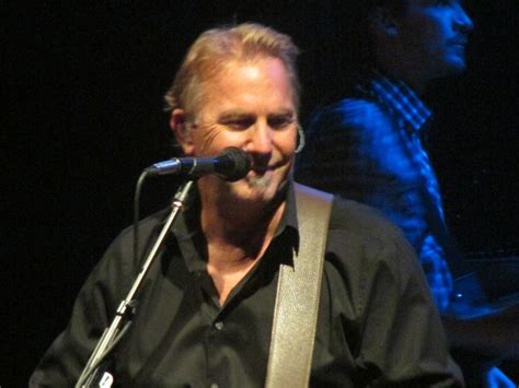 Pin by Sue Hitesman on KEVIN COSTNER | Kevin costner, Concert, Kevin