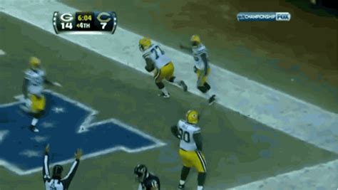 We Remember B J Raji Gets Pick Six On Caleb Hanie In 2011 Nfc Championship Bleacher Report