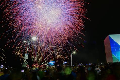 A Gazeta Veja V Deo De Show De Drones E Fogos Na Inaugura O Da Orla