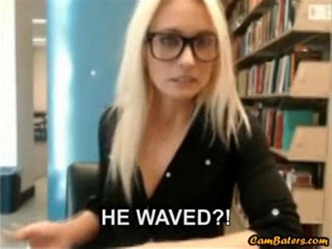 Sexy rubia caliente es atrapada masturbándose en una biblioteca pública XVIDEOS