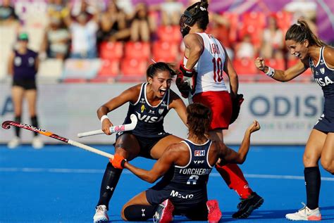 Las Leonas golearon a Canadá y clasificaron a cuartos de final con