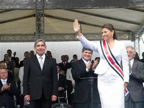 Laura Chinchilla Miranda Es Juramentada Como Primera Presidenta De