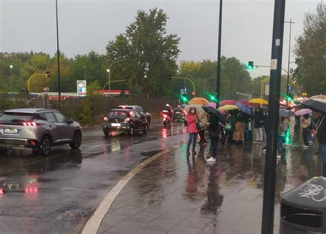 Roma Metro B1 Chiusa Tra Jonio E Bologna La Roma Lido Viaggia A Passo